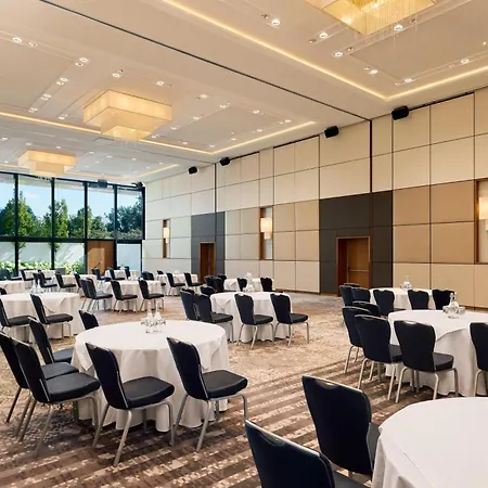 Hilton Vienna Waterfront-3